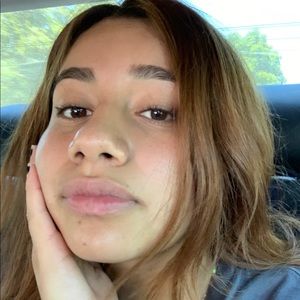 Meet your Posher, Lucila